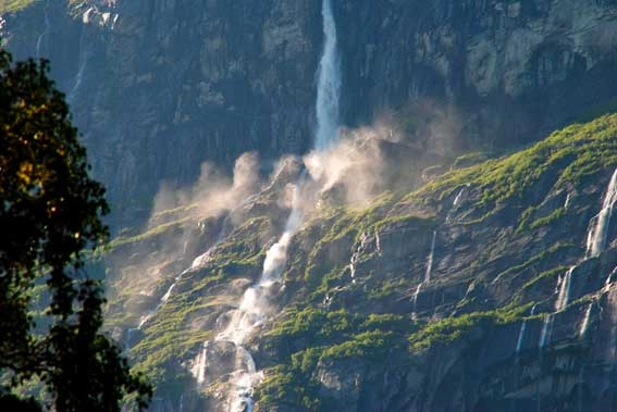 Vinnufallet Waterfall