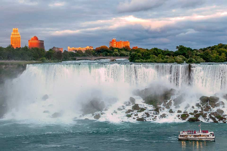 Visiting Niagara Falls in the Fall