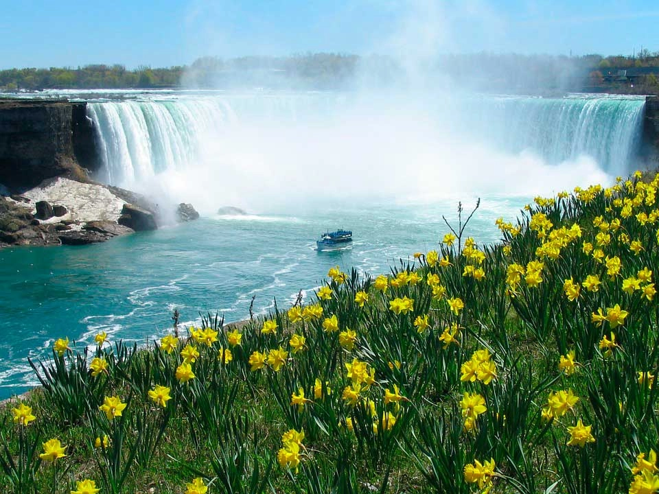 Visiting Niagara Falls in Springtime